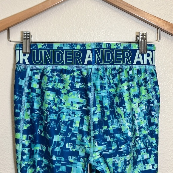 Under Armour Capri Length Athletic Leggings - Picture 5 of 8